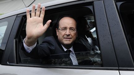 Fran&ccedil;ois Hollande &agrave; Tulle (Corr&egrave;ze), le 6 mai 2012. (FRED DUFOUR / AFP)