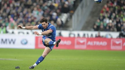 Maxime Machenaud inscrit une pénalité, lors de la rencontre&nbsp;entre la France et l'Irlande comptant pour le Tournoi des six nations, le 3 février 2018, au&nbsp;Stade de France (Saint-Denis).&nbsp;  (STEPHANE ALLAMAN/STEPHANE ALLAMAN)