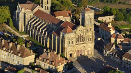 La basilique de V&eacute;zelay date du XIIe si&egrave;cle.&nbsp;L'anglais Richard Coeur de Lion et Philippe-Auguste s'y sont retrouv&eacute;s avant de partir pour la trois&egrave;me croisade.&nbsp; (LIONEL LOURDEL / PHOTONONSTOP / AFP)