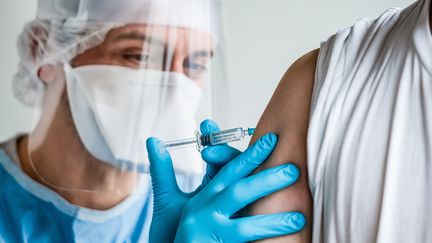 La campagne de vaccination contre le Covid-19 a débuté le 27 décembre 2020 en France. (VOISIN / PHANIE / AFP)