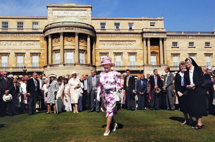 &nbsp; (La reine ouvre la première garden party de l'été 2005 à Buckingham Palace.  © Maxppp)