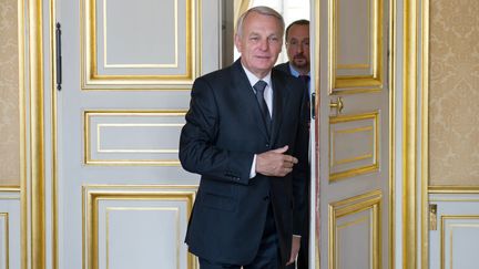 Le Premier ministre, Jean-Marc Ayrault, le 31 mai 2012 &agrave; Matignon. (BERTRAND LANGLOIS / AFP)