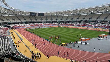 Le Centre national d'athlétisme de Budapest a été construit spécialement pour les Mondiaux, qui se déroulent du 19 au 27 août 2023. (APOLLINE MERLE / FRANCEINFO SPORT)