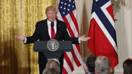 Le président américain Donald Trump lors d'une conférence de presse commune avec la Première ministre norvégienne Erna Solberg, le 10 janvier 2018 à la Maison Blanche. (JONATHAN ERNST / REUTERS)