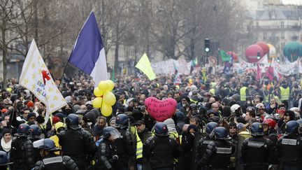 Manifestations contre la réforme des retraites du 4 janvier 2020, à Paris. (FRANCOIS GUILLOT / AFP)