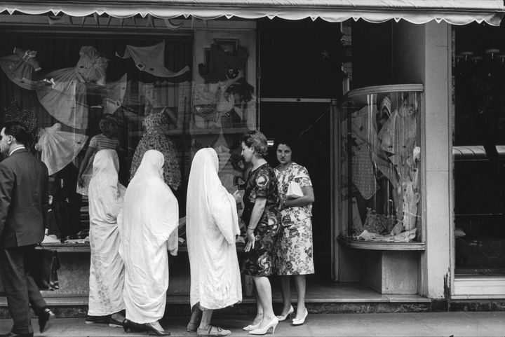 Raymond Depardon, Boulevard Bugeaud, Alger, 1961. (© Raymond Depardon / Magnum Photos)