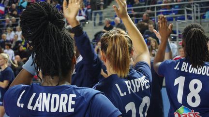 Les Bleues sont arrivées à Trèves, non loin de la frontière française, pratiquement au complet pour disputer le premier tour. (XAVIER MONFERRAN / RADIOFRANCE)