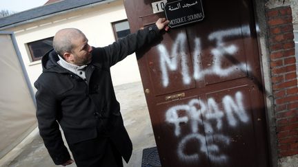 A l'entr&eacute;e de la mosqu&eacute;e Sounna de Blois (Loir-et-Cher), le 12 f&eacute;vrier 2014. (MAXPPP)