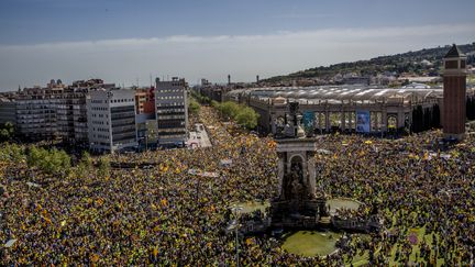 Des manifestants dénoncent l'incarcération de leaders indépendantistes catalans, le 15 avril 2018 à Barcelone (Espagne).&nbsp; (ANGEL GARCIA / CROWDSPARK / AFP)