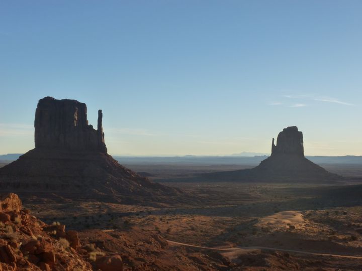 &nbsp; (Monument Valley © Laura Guarneri)