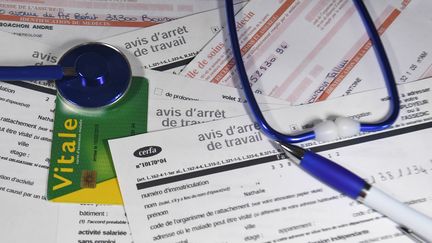 Deux tiers des salariés du privé sont indemnisés par leur entreprise pendant leurs trois jours de carence, selon un rapport des inspections générales des affaires sociales et des finances. (MOURAD ALLILI / SIPA)