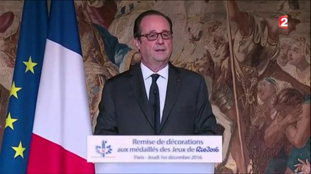 Hollande : "un seul regret : la déchéance de la nationalité"