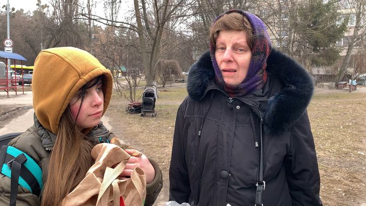 Irina a quitté Irpin avec sa fille mais a laissé ses parents qui ne voulaient pas abandonner leur maison. (GILLES GALLINARO / RADIO FRANCE)