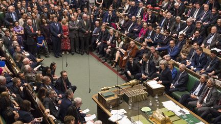  la Première ministre britannique, Theresa May, fait une déclaration à la Chambre des communes après la rejet des députés de l'accord du gouvernement sur le Brexit,
à Londres le 15 janvier 2019. (MARK DUFFY / AFP)