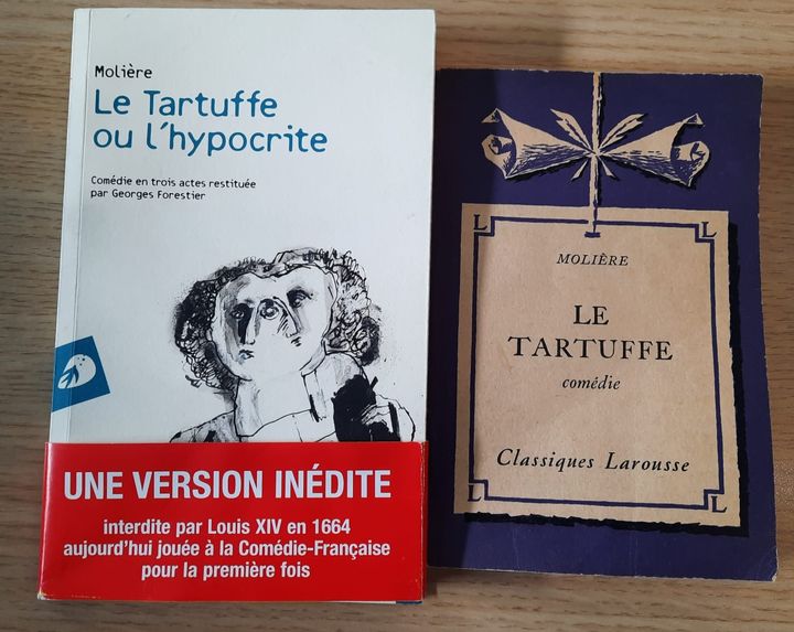 À gauche “Tartuffe ou l’hypocrite” restitué par Georges Forestier, à droite, “Le Tartuffe” en cinq actes. (GÉRALDINE HALLOT / RADIO FRANCE)