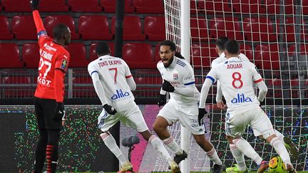 Jason Denayer a permis à l'OL d'arracher le nul contre Rennes en fin de match. (LOIC VENANCE / AFP)