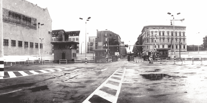 Rue de Berlin avant la chute du mur
 (Harf Zimmermann)