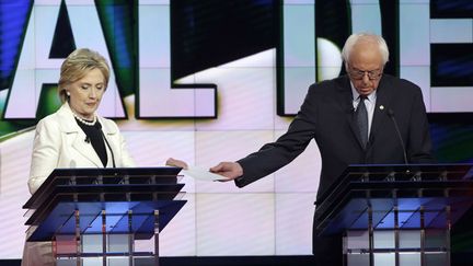 &nbsp; (Un débat houleux entre Hillary Clinton et Bernie Sanders à New York © SIPA/AP/Seth Wenig)