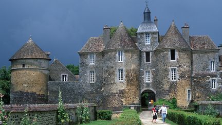 Le château de Ratilly (Yonne). (KIEDROWSKI, R. / ARCO IMAGES GMBH)