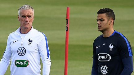 
Le sélectionneur de l'équipe de France lors d'une séance d'entraînement à Clairefontaine (Yvelines), le 26 mai 2016.
 (FRANCK FIFE / AFP)