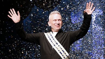 Toujours facétieux, Jean-Paul Gaultier a refermé en beauté le chapitre "prêt-à-porter" après 38 ans de bons et originaux services
 (EPA/MAXPPP)