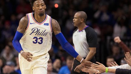  Robert Covington (Philadelphie) félicité par ses partenaires (USA TODAY SPORTS / X02835)