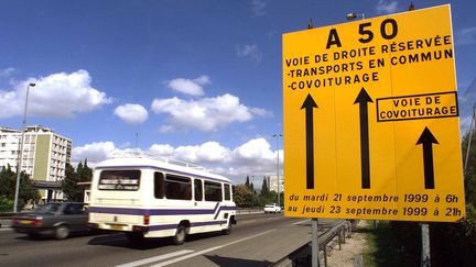 Une expérience de voie réservée au covoiturage a été testée en 1999 à Marseille. (GERARD JULIEN / AFP)