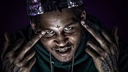 Détail de l'illustration de couverture de la pochette de l'abum "Trappin Ain't Dead" (2013) de Fredo Santana.
 (SAVAGE SQUAD RECORDS)