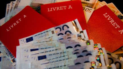 Le taux du livret A augmente également, lundi 1er août.&nbsp;Chloé Tixier est sur le plateau&nbsp;du&nbsp;20 heures pour décrire comment ont évolué les différentes épargnes des consommateurs. (AFP)