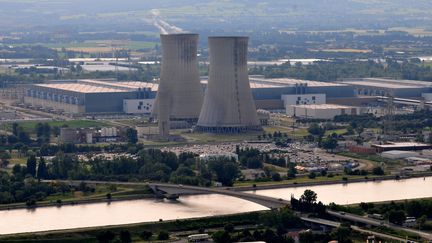 Le site nucléaire du Tricastin, et ses tours de refroidissement. (MAXPPP)