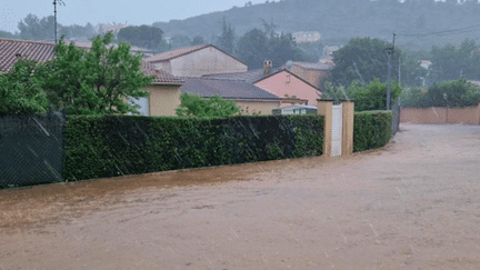 Intempéries : de violents orages frappent la moitié sud du pays (France 2)