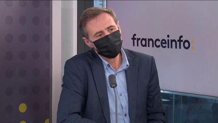 Matthieu Aron, grand reporter à l'Obs, le 18 février 2022. (FRANCEINFO / RADIO FRANCE)