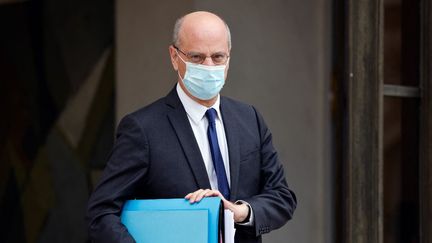 Le ministre de l'Education nationale, Jean-Michel Blanquer, à la sortie d'un Conseil des ministres, à l'Elysée, à Paris, le 30 juin 2021. (LUDOVIC MARIN / AFP)