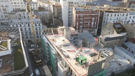 Surélever les immeubles déjà existants pour augmenter le nombre de logements dans la capitale comme ici dans l'Est parisien. (F3PIDF)