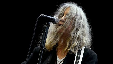 &nbsp; (Patti Smith, ici en juin dernier au festival de Glastonbury, reste une légende du rock © REUTERS/Dylan Martinez)