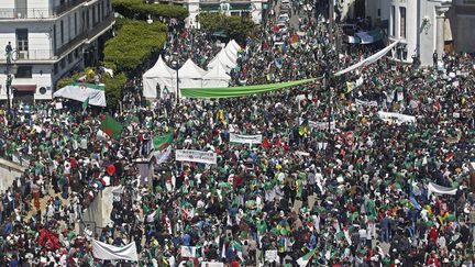 Des manifestants à Alger, le 29 mars 2019. (RYAD KRAMDI / AFP)