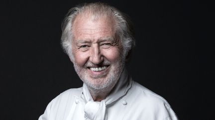 Le chef triplement étoilé Pierre Gagnaire est le parrain de cette nouvelle édition de l'opération "Une place à table". (JOEL SAGET / AFP)