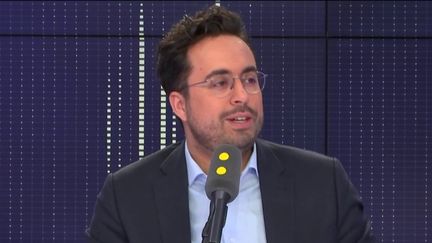 Mounir Mahjoubi (LREM) reconnaît en Alain Juppé "un ami". (FRANCEINFO / RADIOFRANCE)