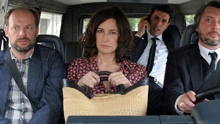 Denis Podalydès, Valérie Lemercier, Bruno Podalydès, Samir Guesmi dans &quot;Adieu Berthe&quot; de Bruno Podalydès
 (UGC Distribution)