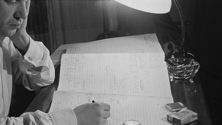 Pierre Boulez au travail, dans les années 60
 ( LIDO/SIPA)