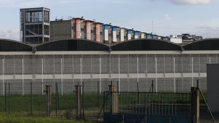 Salah Abdeslam est&nbsp;placé à l'isolement à la prison de Fleury-Mérogis (Essonne). (GEOFFROY VAN DER HASSELT / AFP)