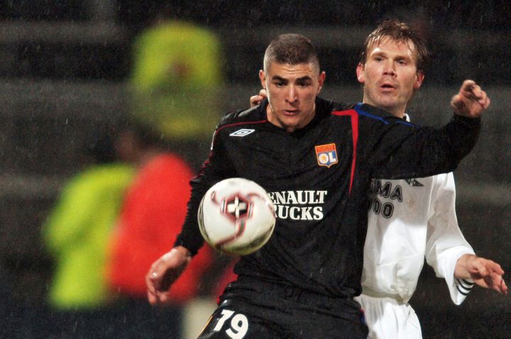 Karim&nbsp;Benzema lors de son premier match de Ligue des champions, face à Rosenborg en décembre 2005 (MARTIN BUREAU / AFP)