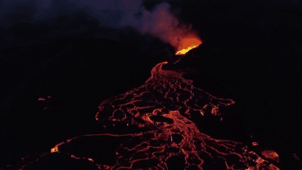 Éruption volcanique en Islande : le niveau de vigilance abaissé (France 2)