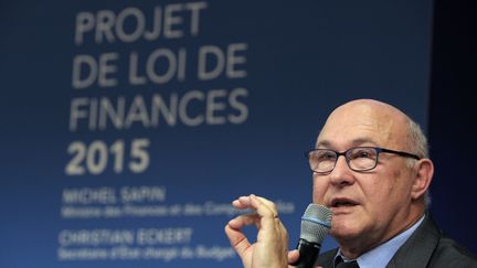 Le ministre des Finances, Michel Sapin, lors de la pr&eacute;sentation du projet de loi de finances 2015, &agrave; Paris, le 1er octobre 2014.&nbsp; (ERIC PIERMONT / AFP)