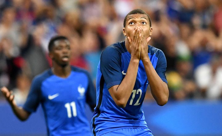 L'attaquant des Bleus Kylian Mbappé lors du match amical France-Angleterre au Stade de France, le 13 juin 2017.&nbsp; (FRANCK FIFE / AFP)