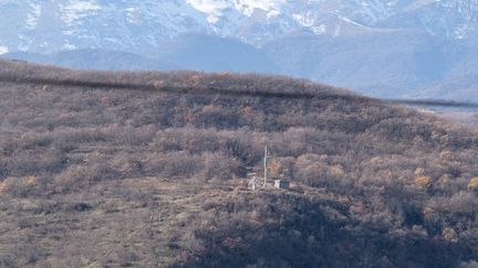 Des postes azeris près de l'aéroport de Kapan, au sud de l'Arménie (illustration). (GILLES BADER / LE PICTORIUM / MAXPPP)