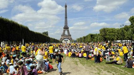  (La "journée des oubliés des vacances" à Paris en 2010 © Maxppp)