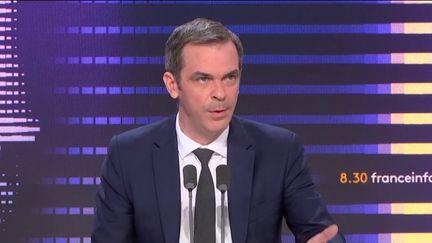 Olivier Véran, porte-parole du gouvernement, le 28 novembre 2023 sur franceinfo. (FRANCEINFO / RADIO FRANCE)