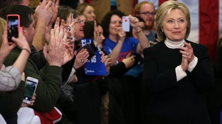 Hillary Clinton, candidate aux primaires démocrates, à Hooksett (Etats-Unis), le 9 février 2016. (JUSTIN SULLIVAN / GETTY IMAGES NORTH AMERICA / AFP)