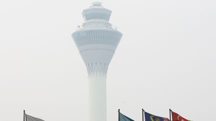 Une tour de contr&ocirc;le de l'a&eacute;roport de Kuala Lumpur (Malaisie), le 9 mars 2014.&nbsp; (EYEPRESS NEWS / AFP)